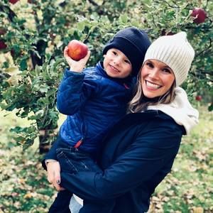 Meet your Posher, Elizabeth